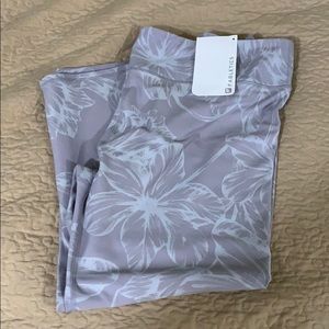 NWT Fabletics Salar Capri XXL